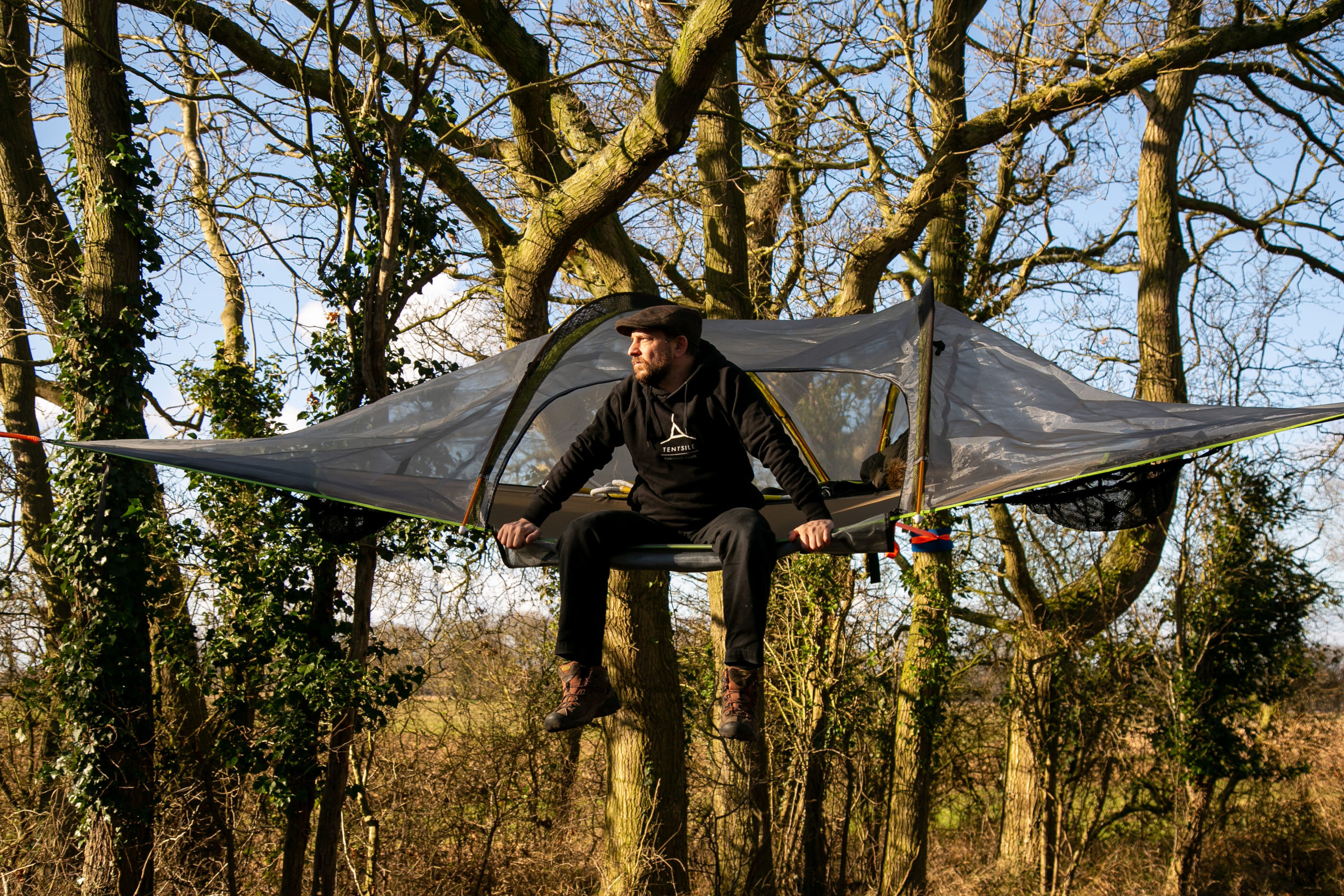 Tente suspendue arbres